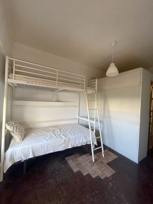 Quarto duplo com closet Benfica