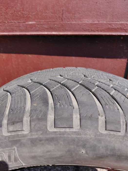 Шини 245/50 R18  3 - шини Bridgestone, 1 - Michelin