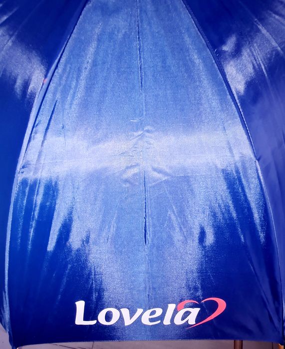 Parasolka z drewnianą rączką