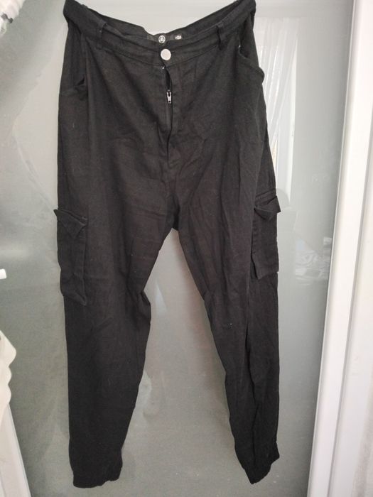 Жіночі брюки з карманами