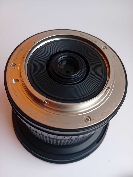 Objectiva Rokinon 8mm para Sony A-Mount