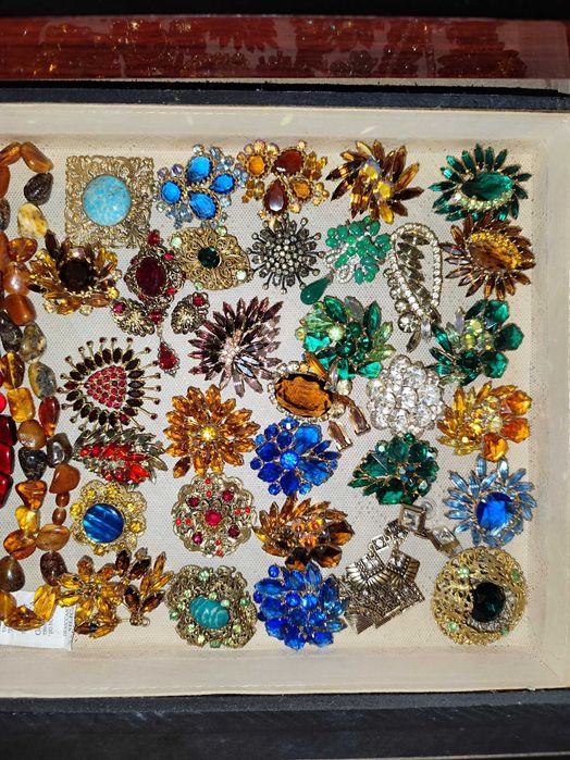 Брошь винтаж Чехия, бусы, брошка янтарная клипсы, кулон серьги браслет