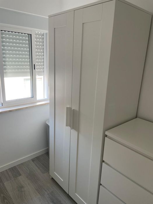 Aluga-se Qurto Mobilado a Rigor  a Estudante Serra da Luz/Pontinha