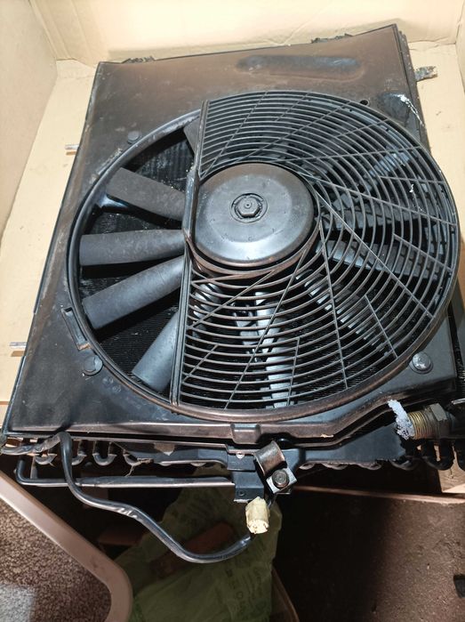 Radiador de ar condicinado com ventilador Mercedes W124