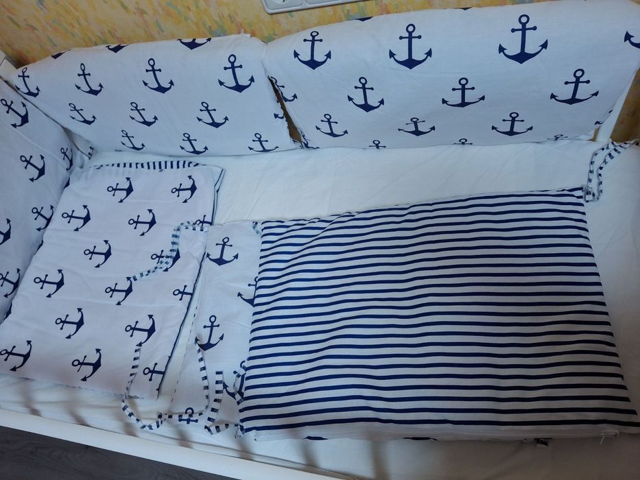 Дитяче ліжечко кроватка з маятником