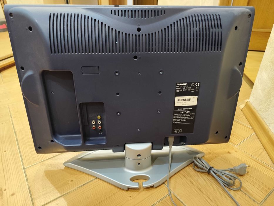 Телевизор SHARP LC-20SH2E 20 дюймов.