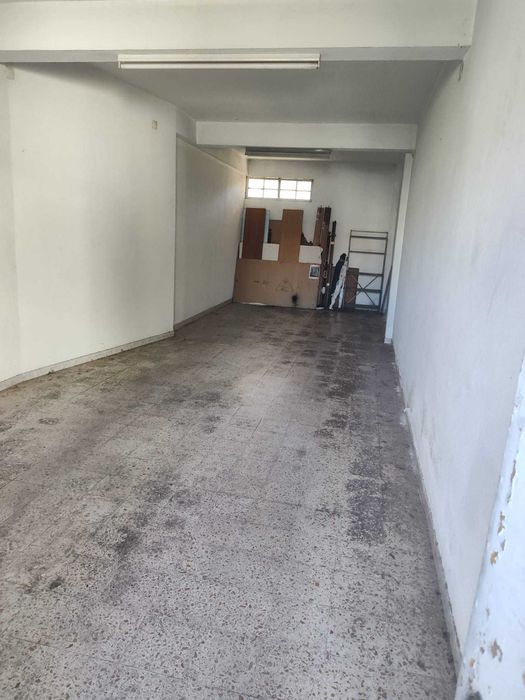 Garagem para Alugar – Pontinha, Famões | 41m² | 450€/mês