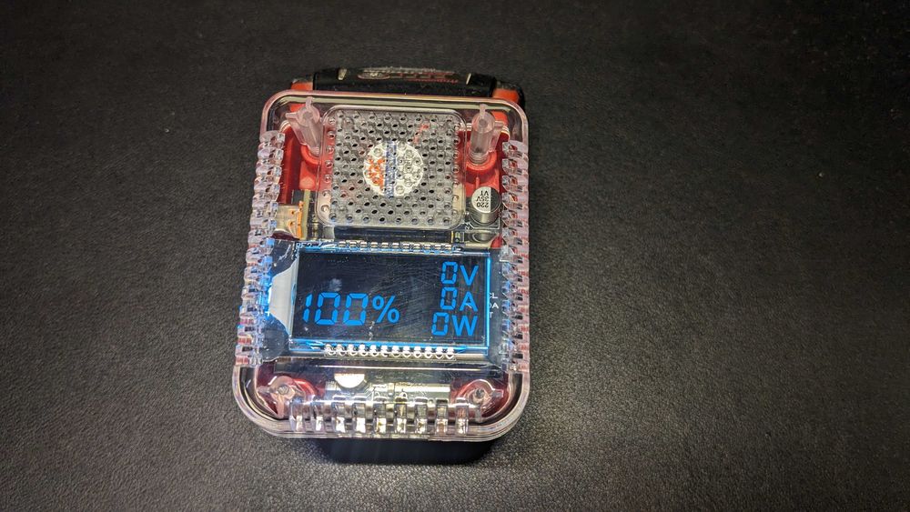 Milwaukee M18 Адаптер 140w (повер банк)