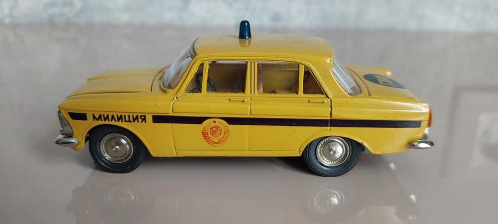 А8 м.и. капля. Модель москвич 412 ГАИ милиция СССР масштаб 1.43