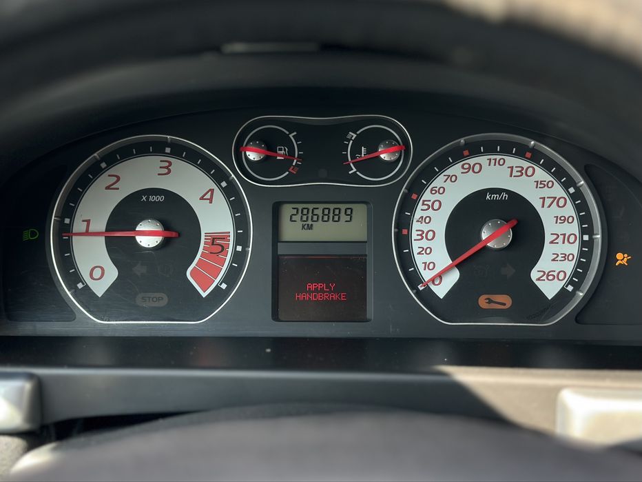 RENAULT LAGUNA 2005 року, 1.9 дизель, механіка, передній привід.