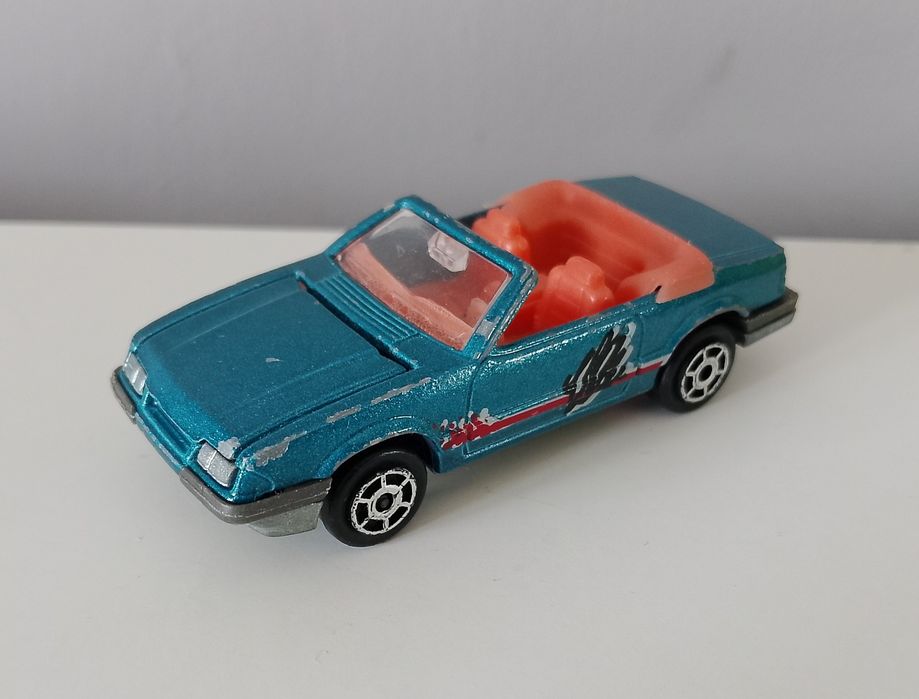 Majorette Mustang Convertible stary resorak Ford
