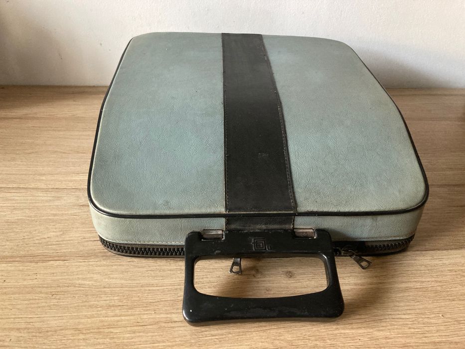 Máquina de escrever  **  Olivetti 22