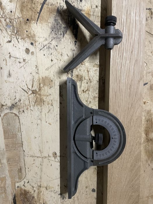 Esquadro combinado