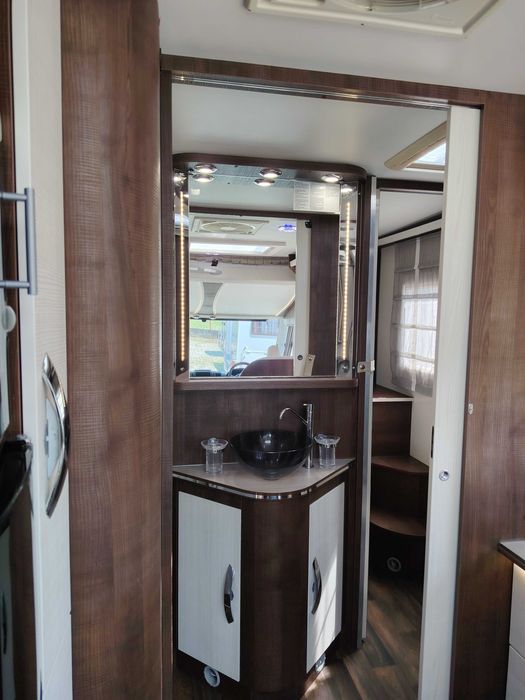 Autocaravana Mc Louis Ness 80 G (cama central)