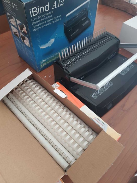 Encadernadora iBind A12, com 8 caixas de argolas