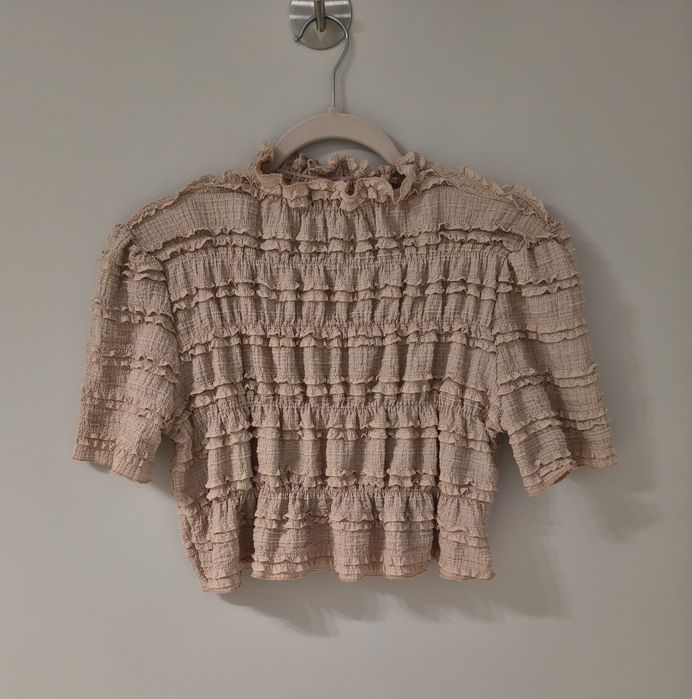 SHEIN krótki crop top marszczony falbanki struktura nude beż brudny róż guma M 38