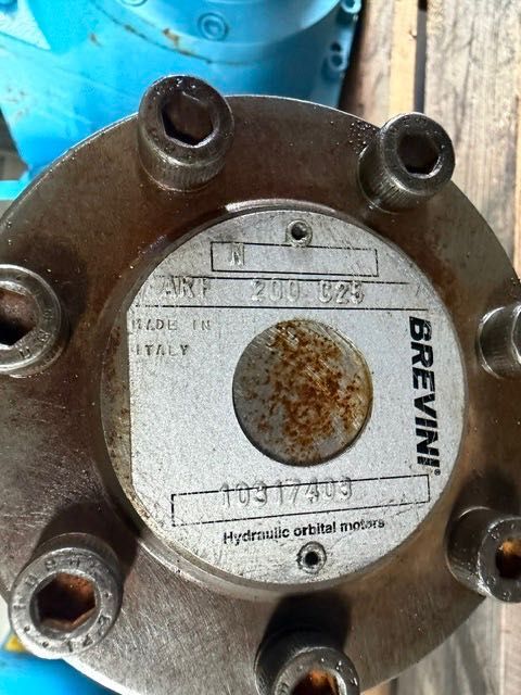 PRZEKŁADNIA WALCOWA dużej mocy hydrauliczna BREVINI BPH213K z silnikiem hydraulicznym brevini arf200g25