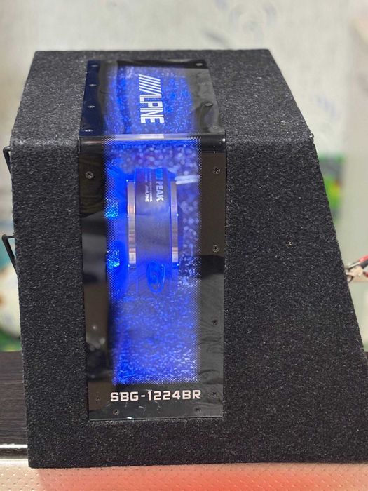 Автомагнитола / сабвуфер / динамики / усилители / Alpine / Tempo