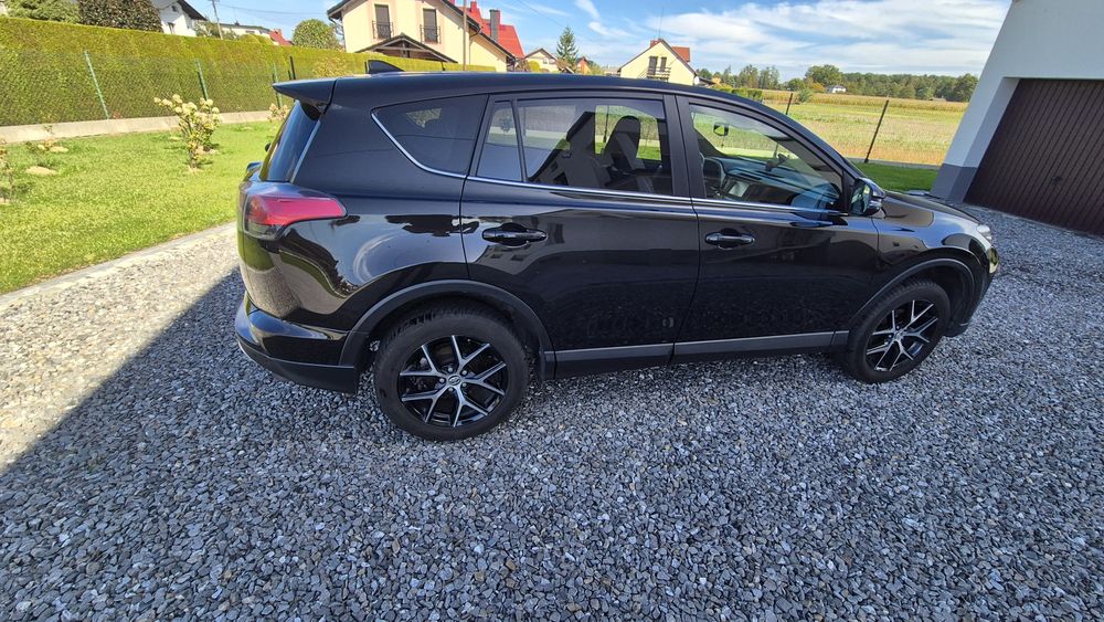 Sprzedam Toyota RAV4 2015