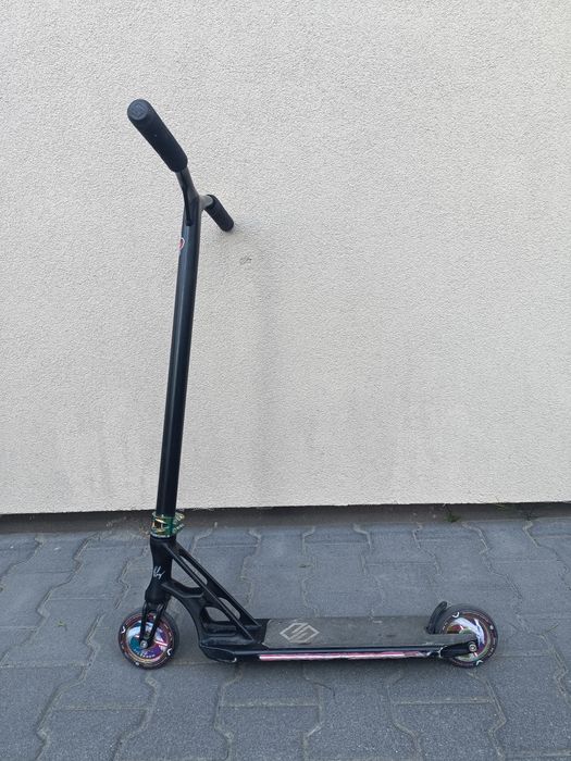Hulajnoga Striker bgseakk magnetit