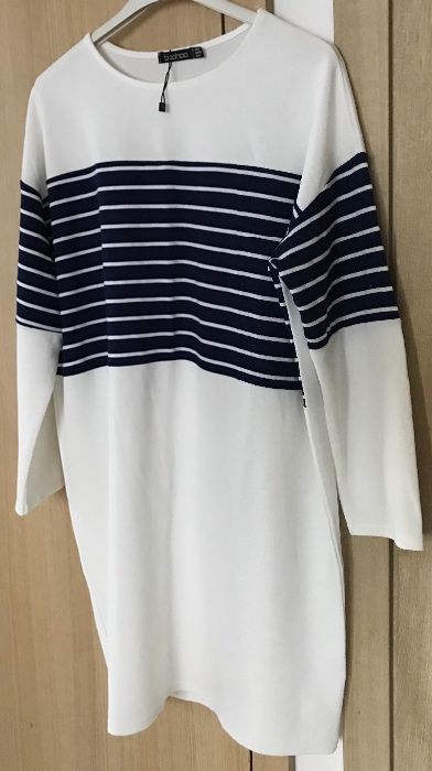 Sukienka boho biała paski