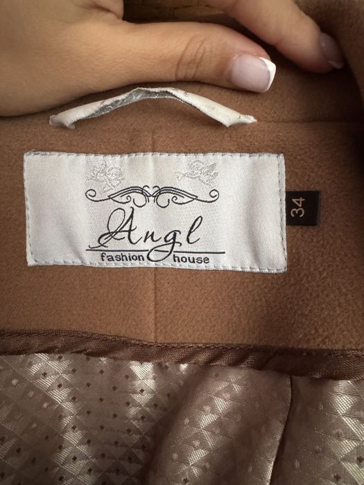 Продається жіноче  кашемірове пальто демісезон