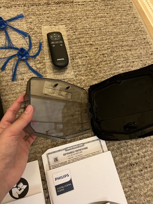 Робот-пылесос PHILIPS SmartPro Easy