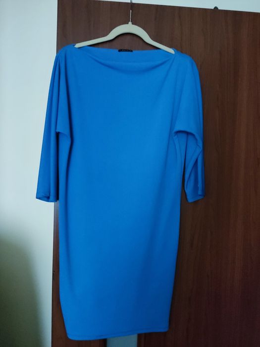 Niebieska sukienka