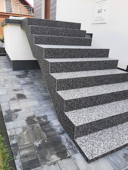 Dywany kamienne posadzki żywiczne.