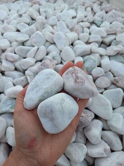 Otoczaki janowickie kamienie naturalne białe okrągłe 1000 kg z dostawą