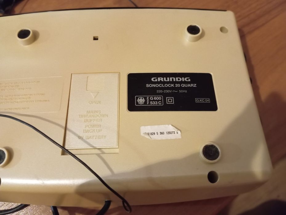 Radio budzik Grundig Sono Clock 20 PRL