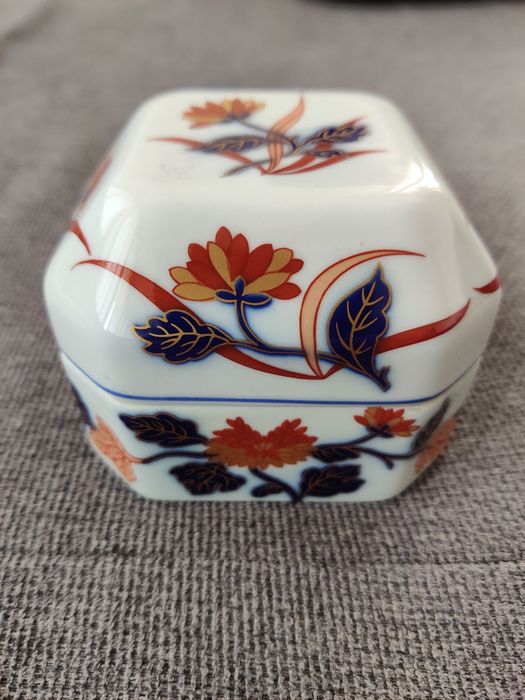 Caixa Vista Alegre, perfeito estado