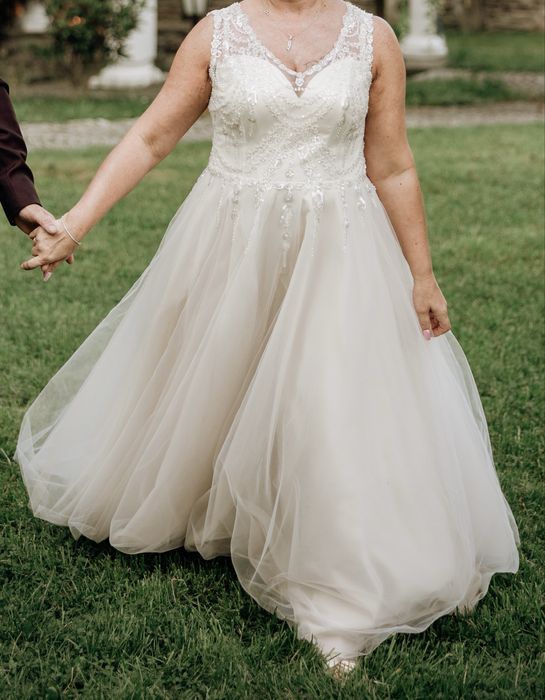 Piękna suknia ślubna