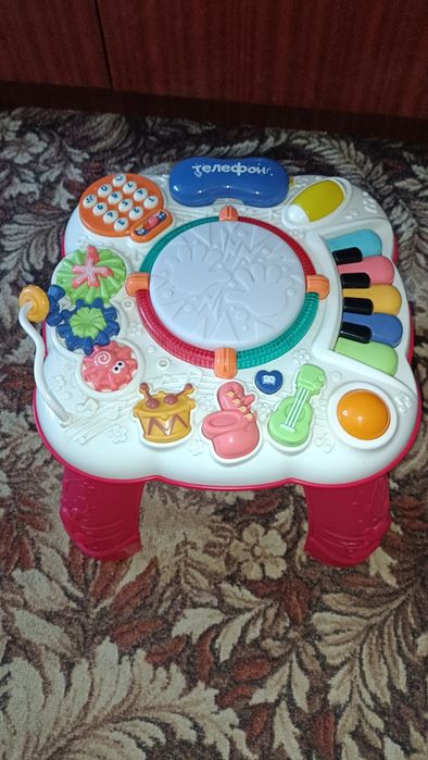 Дитячий розвиваючий ігровий столик