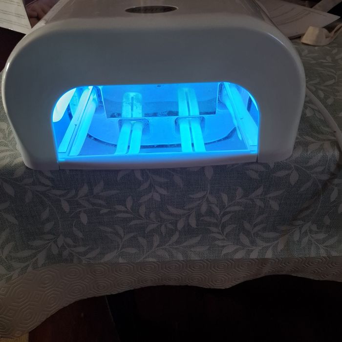 Lâmpada UV para unhas
