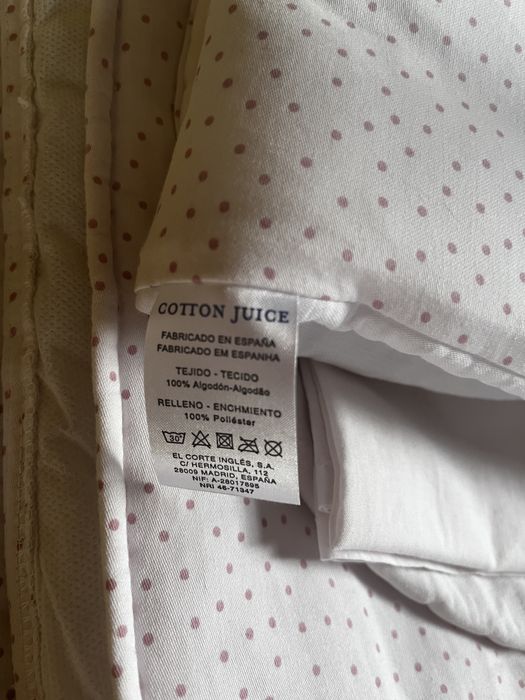 Berço de palha com colchão incluido, almofada e manta.