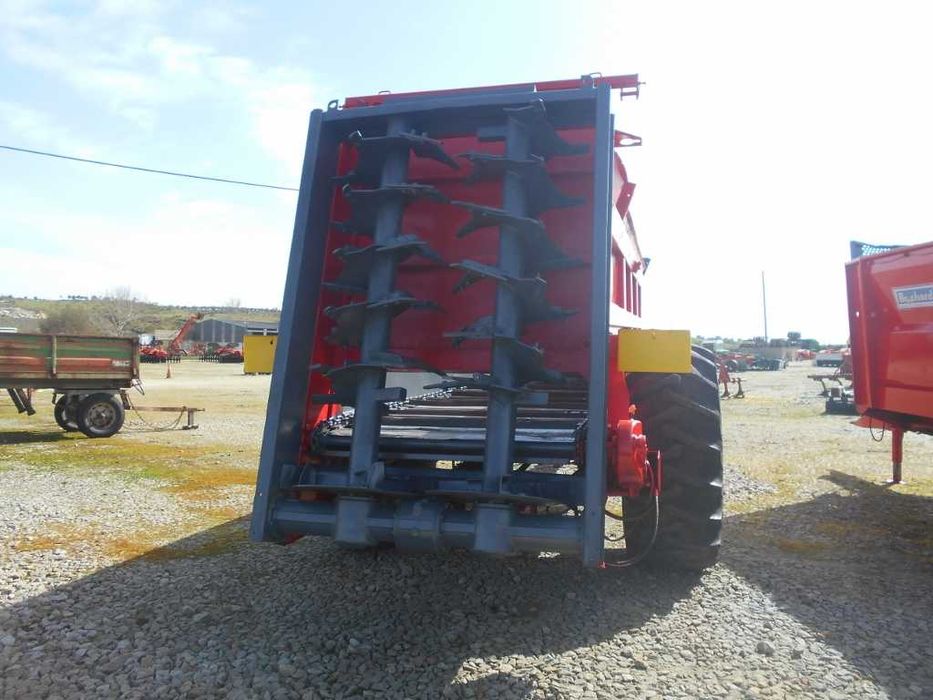 Reboque espalhador Siam de 15,3T