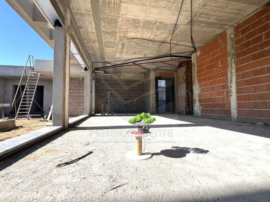 Moradia T3 Independente -Piscina, Garagem e Lavandaria - Azeitão