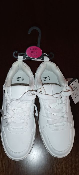 Sapatilhas brancas n°35 NOVAS