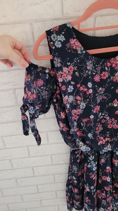 Sukienka w kwiaty