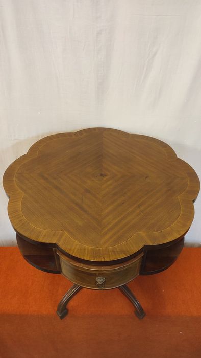 Mesa de apoio estilo Luís xv/xvl