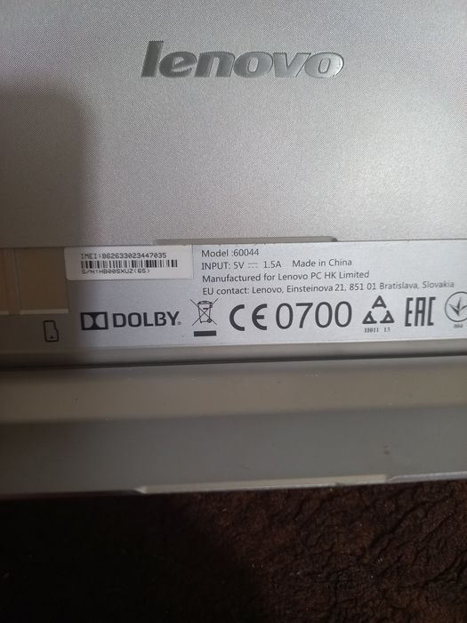 Планшет  йога  в идеальном состоянии в пленке