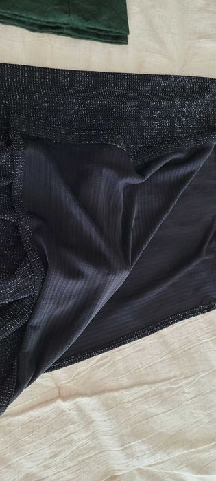 vestido preto de lamé