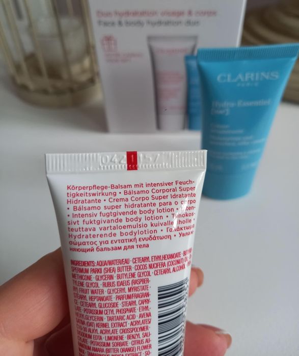 Подарунковий набір від Clarins (крем hydra-essentiel та body lotion)