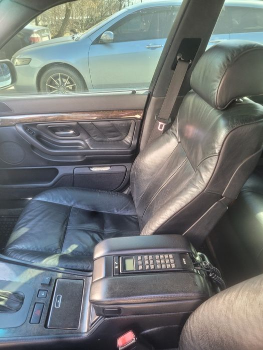 Продам бмв 735,2001 г.в.газ/бензин