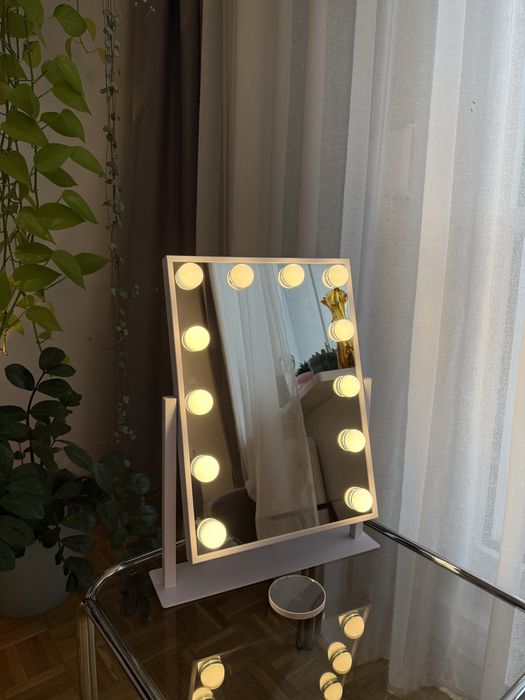 Nowe lustro do makijażu na toaletkę LED lusterko kosmetyczne make up