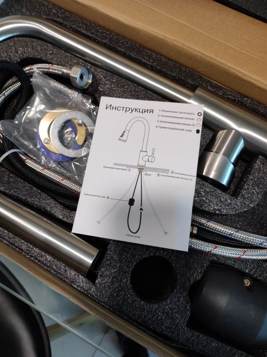 Vendo torneira de cozinha nova em aço escovado torneira extensível