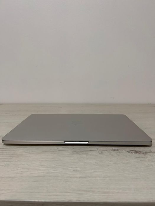 MacBook Pro M1  .