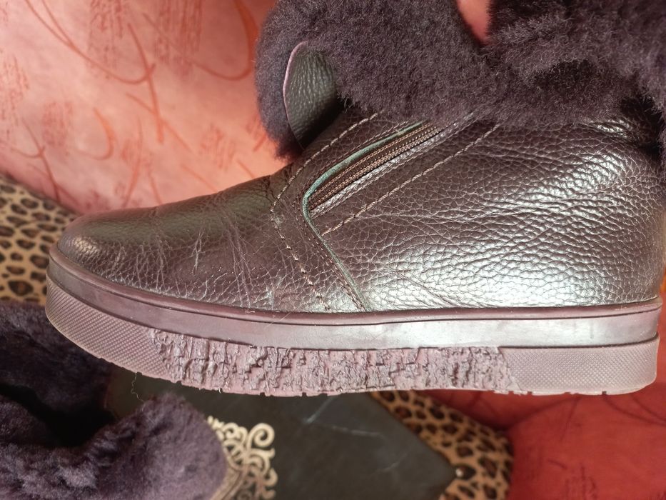 Зимние женские сапоги, ботинки, угги из натуральной кожи