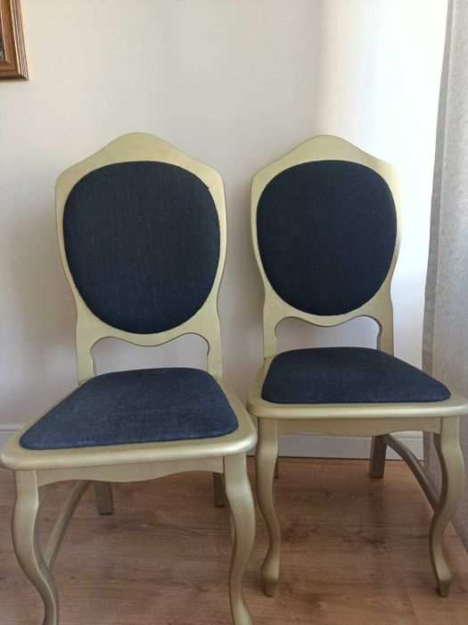 Krzesła tapicerowane drewniane